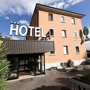 *** Hotel La Pioppa Italie